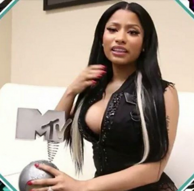 (Nicki Minaj wins 'Best Hip Hop' award)