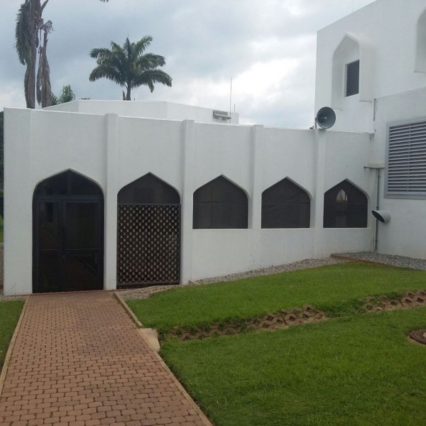 The mosque attached to the residence