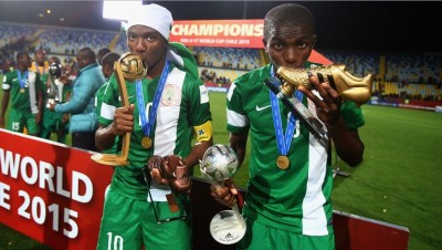 Victor Osimhen posing with his awards alongside captain Kelechi Nwakali. Photo: FIFA