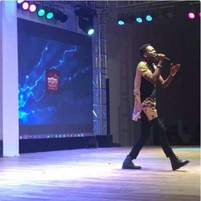 Adekunle Gold entertaining at the BON awards. Photo: Ondo News