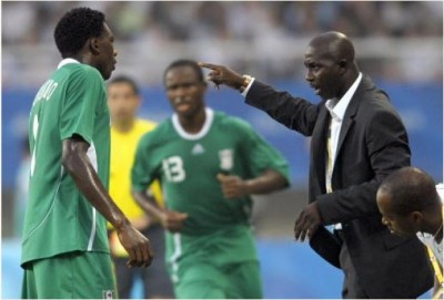 Samson Siasia reportedly borrows money to pay his players. Photo: Filed