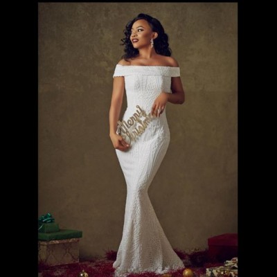 Toke Makinwa is flawless in new Christmas photos. Photo: Toke Makinwa/Instagram