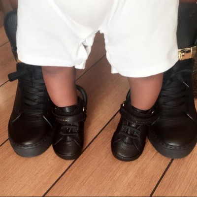 Fans post hateful comments about Tiwa Savage's son because she refused to show hos face. Photo: Tiwa Savage/Instagram