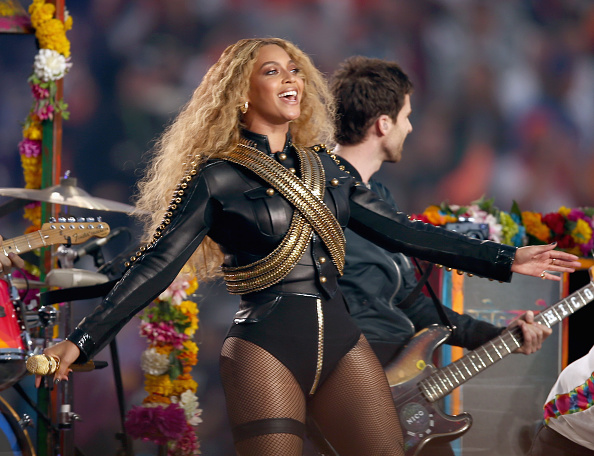 Beyoncé performed a cover of 'I Will Always Love You' at a benefit for her daughter's school. Photo: Filed