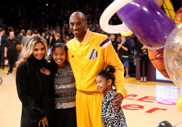 Kobe and Vanessa with daughters Natalia and Gianna