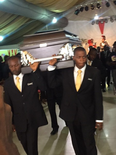 Nomoreloss' Body departs church for internment at Ikoyi cemetery (2)