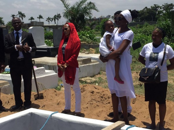 Nomoreloss burial_ Internment begins (4)