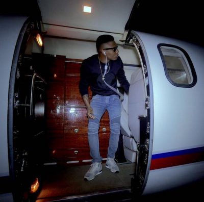 Wizkid arrived Sierra Leone in a Private Jet.