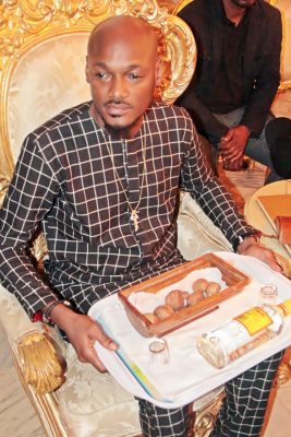 2face and annie idibia visist esama (16)