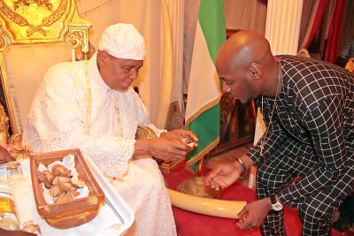 2face and annie idibia visist esama (19)