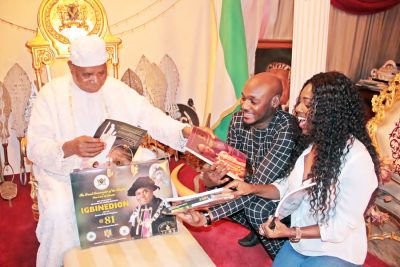 2face and annie idibia visist esama (2)