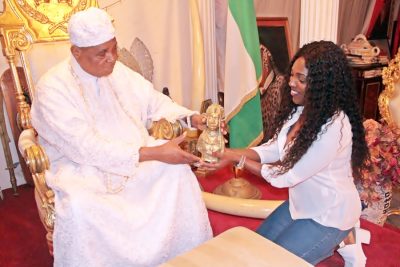 2face and annie idibia visist esama (22)