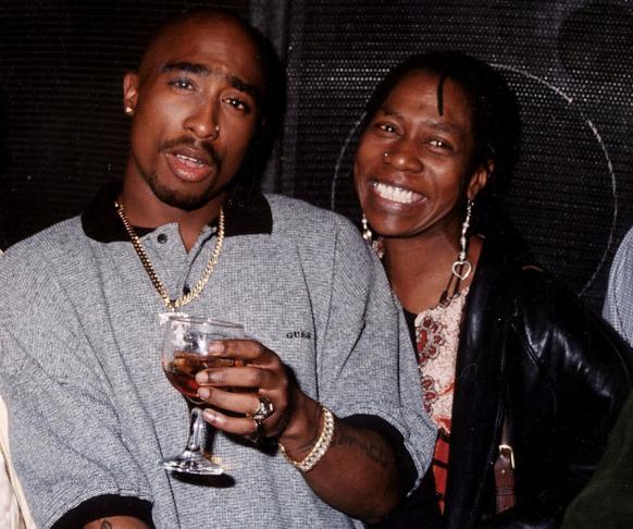 The mother of legendary rapper Tupac Shakur, Afeni Shakur, has died at the age of 69.