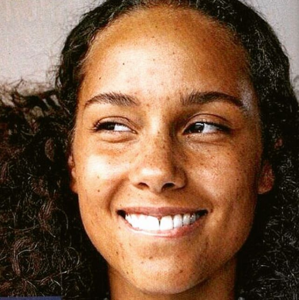 Close-up picture of Alicia's make-up-free face Photo:Instagram