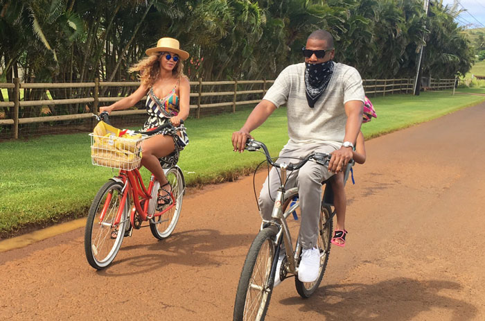 Beyonce and Jay-Z in Hawaii