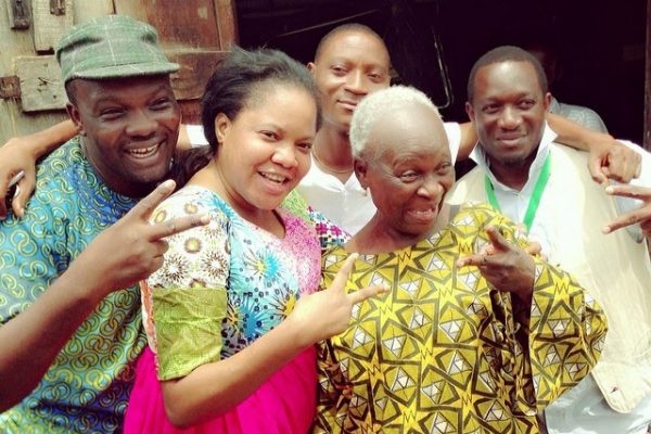 Bukky Ajayi on set with Toyin Aimakhu, Yomi Fabiyi, Kehinde Adeyemi and Taiwo Oduala