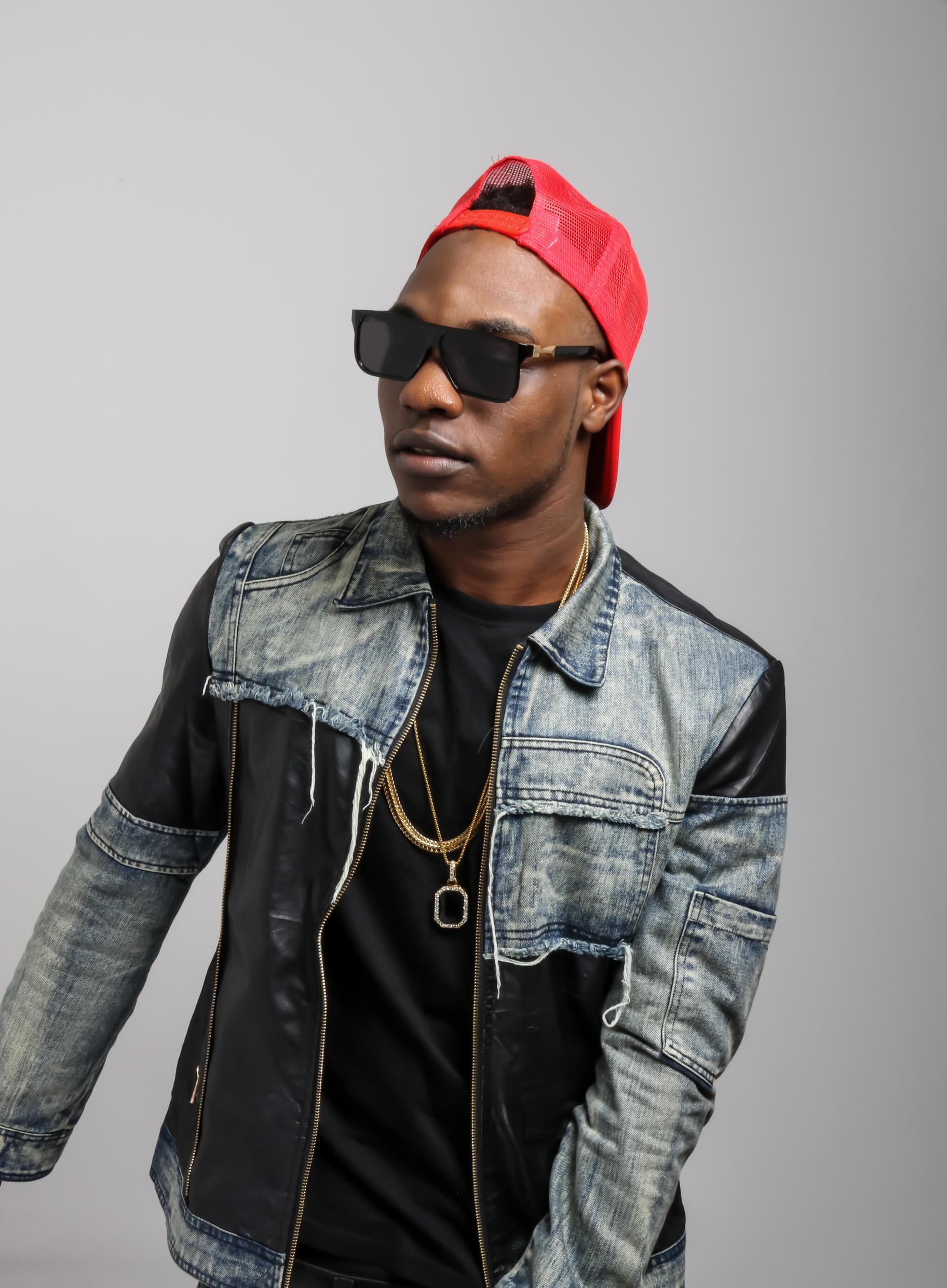 LAX - Fine Boy Photo: Filed