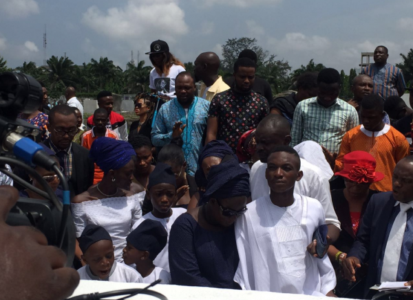 OJB's wives and kids at his funeral.