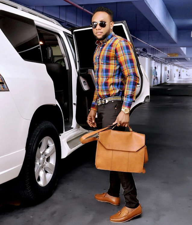 The outfit is just as cool as the photoshop