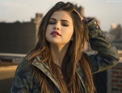 Selena Gomez is social media's ultimate queen!
