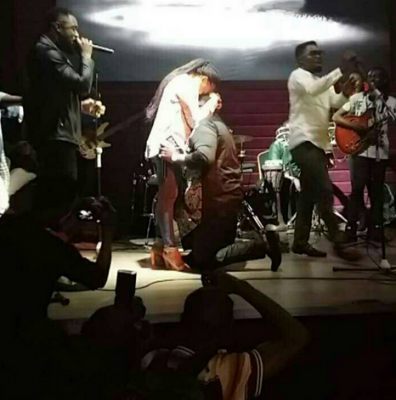 Isaac Geralds proposed to his girlfriend during concert