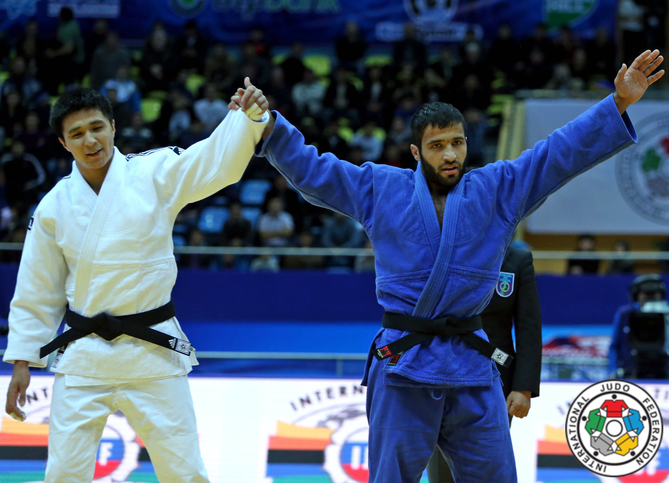 Komronshokh Ustopiriyon (TJK), Asset Akhmetzhanov (KAZ)