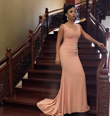 Toke Makinwa strikes a pose