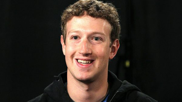 Mark Zuckerberg chats with young techies