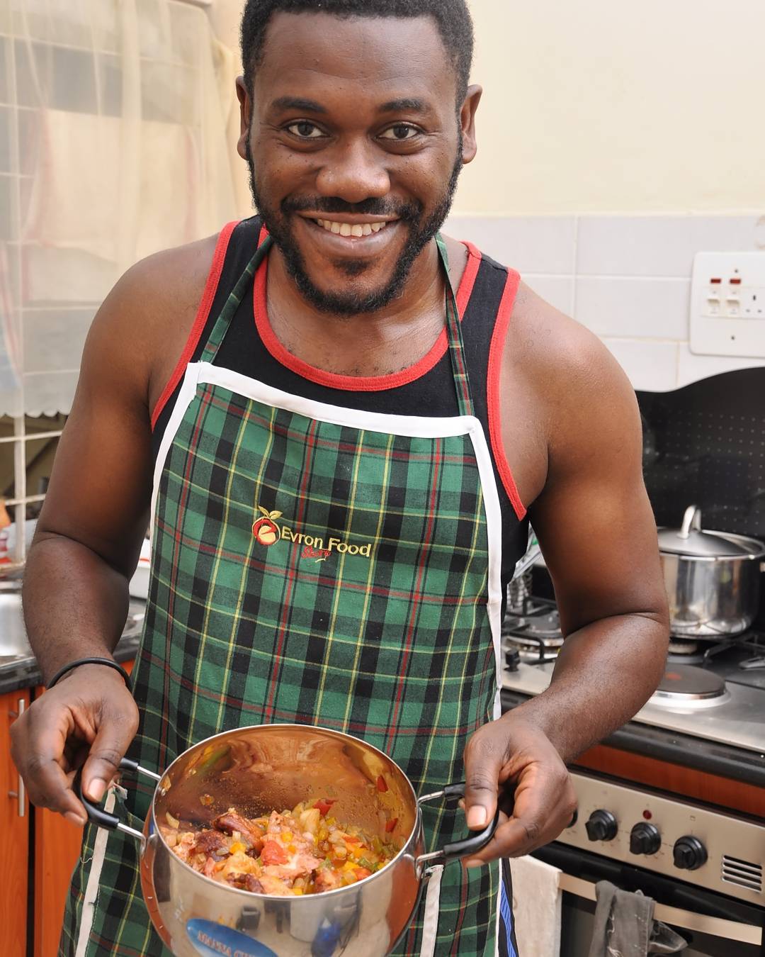 People close to Deyemi say he's also a good cook. Credit: IG