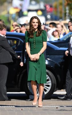 She kept it simple with this lovely green dress