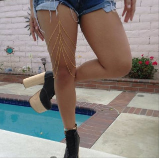 Thigh jewelry look really good in bum shorts