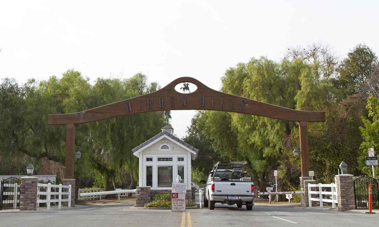 A picture of the entrance to the hidden hills.