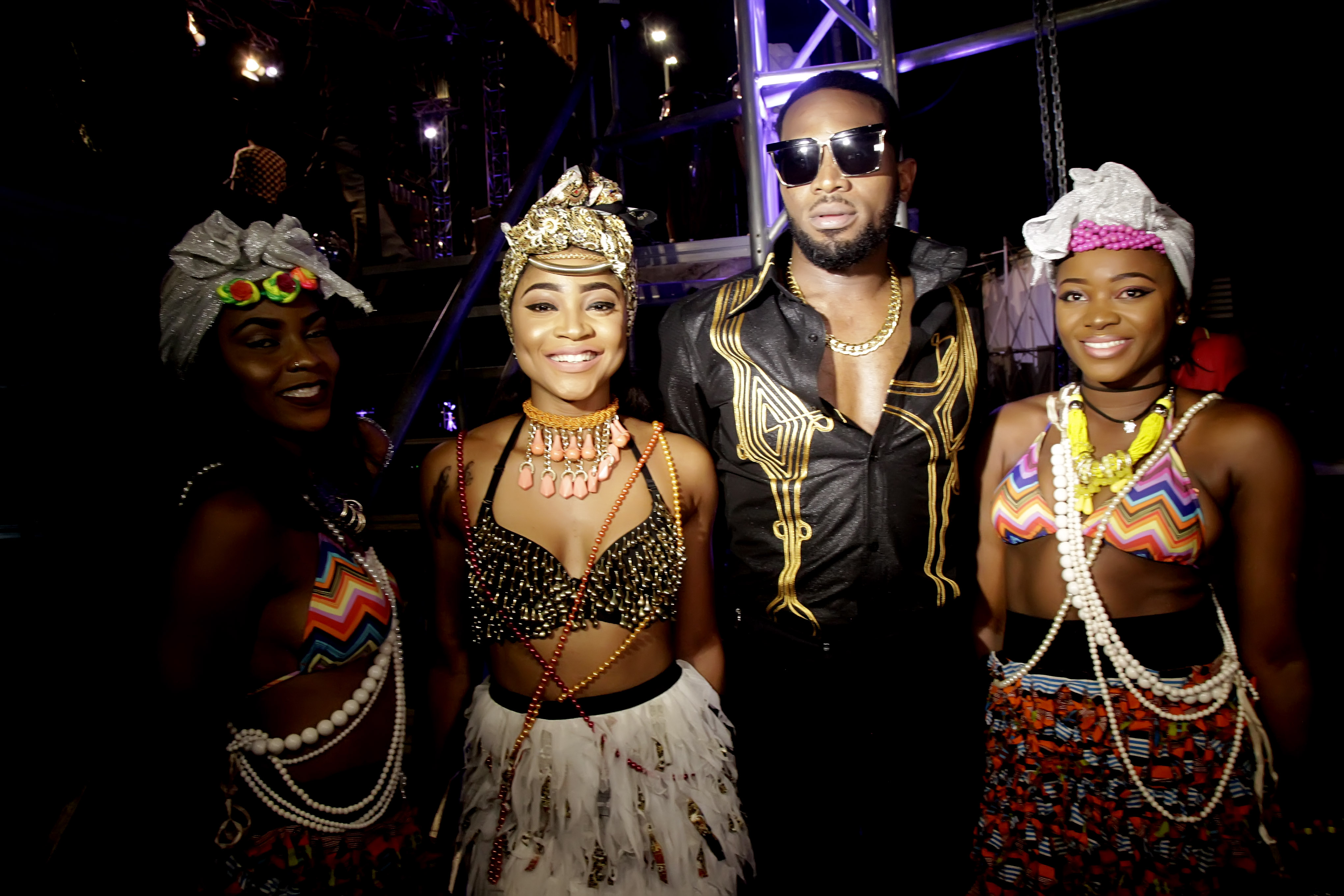 D'banj and his dancers posed for photograph at a Lagos concert. Credit: Elejo