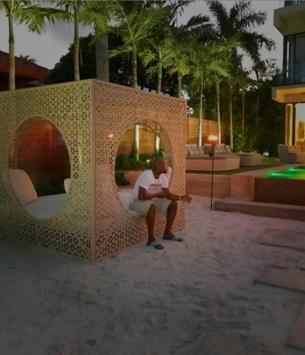 Mayweather sitting in a ‘handmade luxury lounge cube'