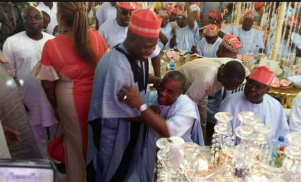 K1 and Sefiu Alao exchanging pleasantries at a wedding in Abeokuta