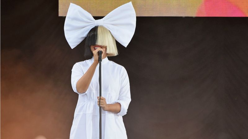 Sia performs in her signature look on Good Morning America Summer Concert