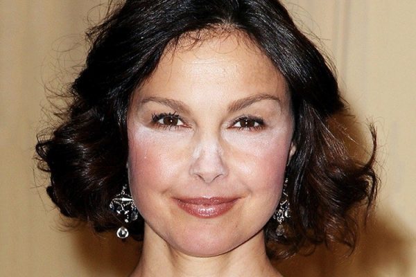 woman with bad make up on