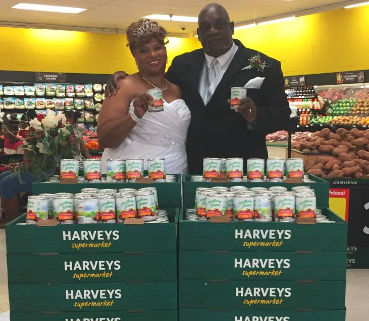 The both came to pick up last-minute jars of cranberry sauce when they started talking.