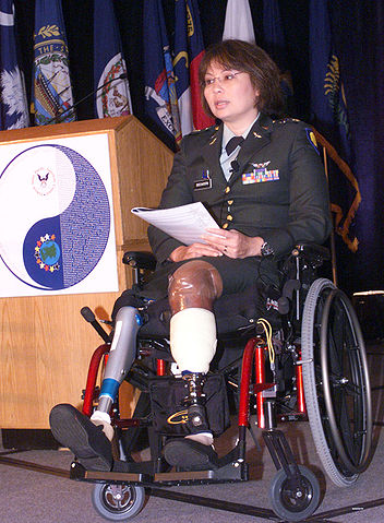 Tammy_Duckworth_wheelchair