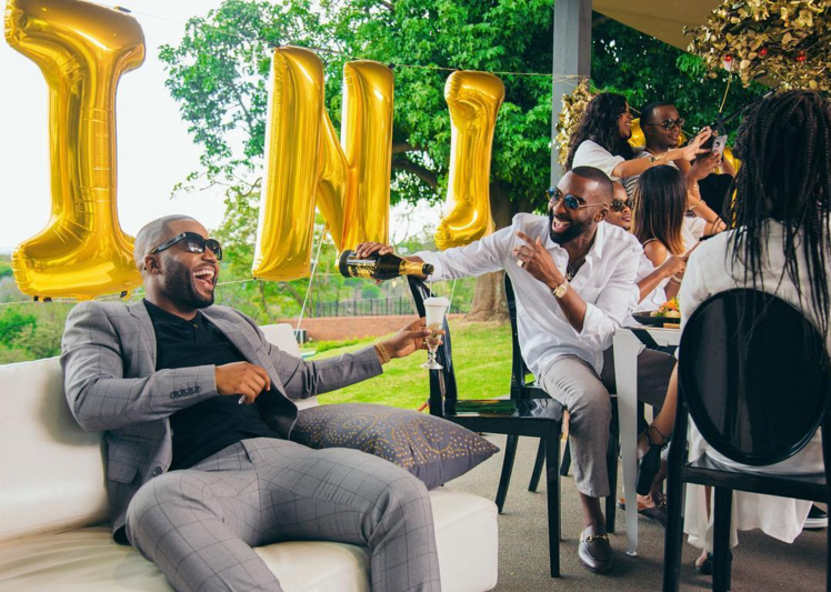 Bet his bff and fellow SA rapper, Ricky Rick introduced him (Cassper) to his personal barber.