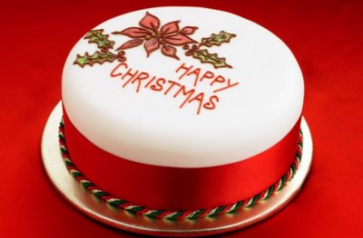 Classic-chic-Christmas-cake