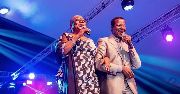 Onyeka Onwenu was joined on stage by KSA. Photo: Jide Kola Phothography