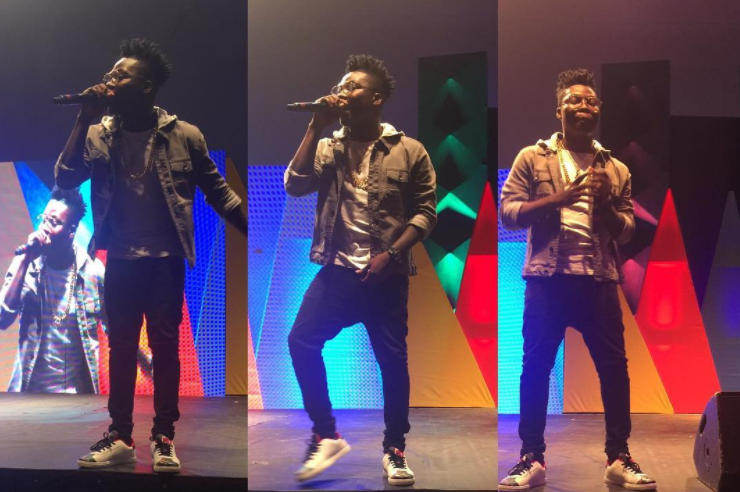Reekado Banks performing at the award ceremony.