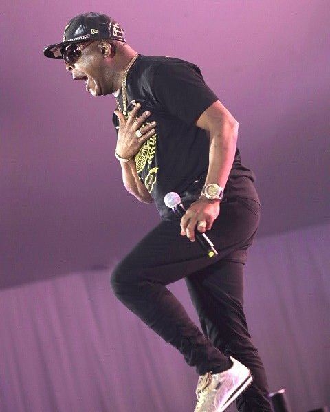 Sir Shina Peters was bursting with energy at the concert