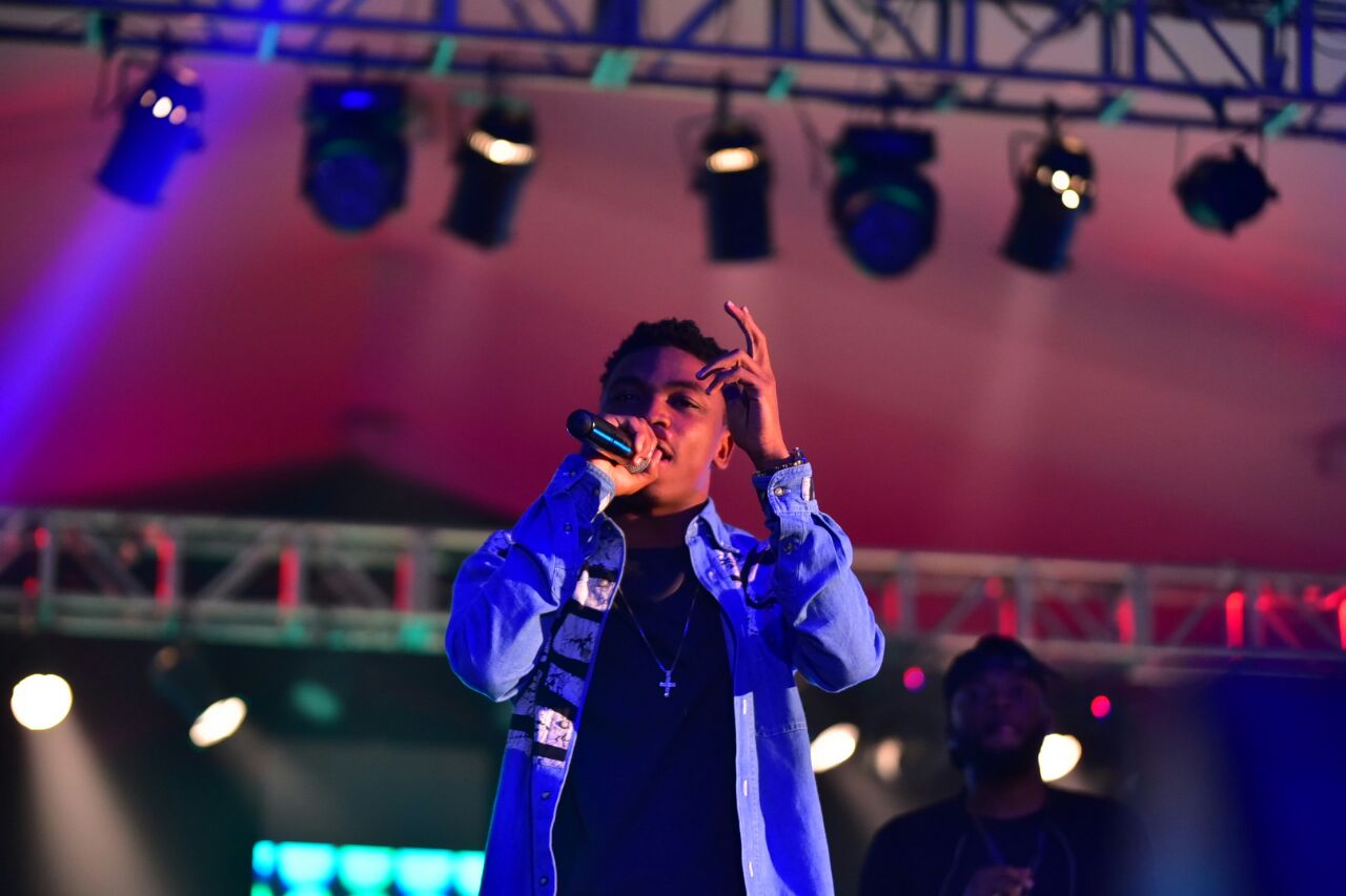Mayorkun performing at the Beat FM Christmas concert