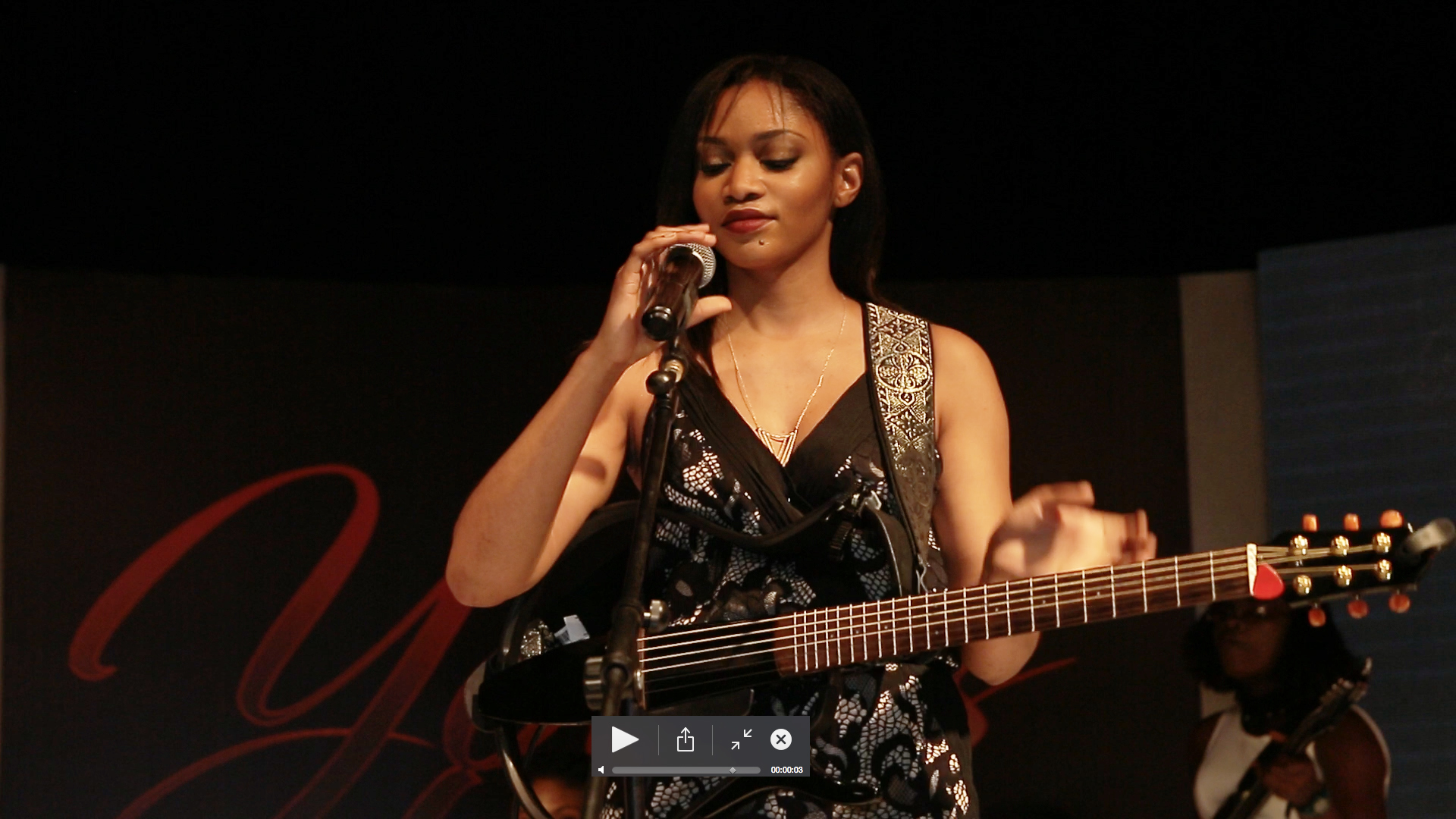 Xerona performing at 'Yours Truly'