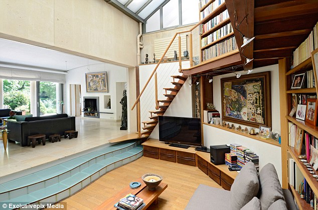 3BCDF18B00000578-0-image-a-10_1483458112079