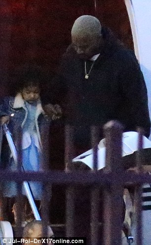 3BD0003200000578-0-image-m-44_1483460285761