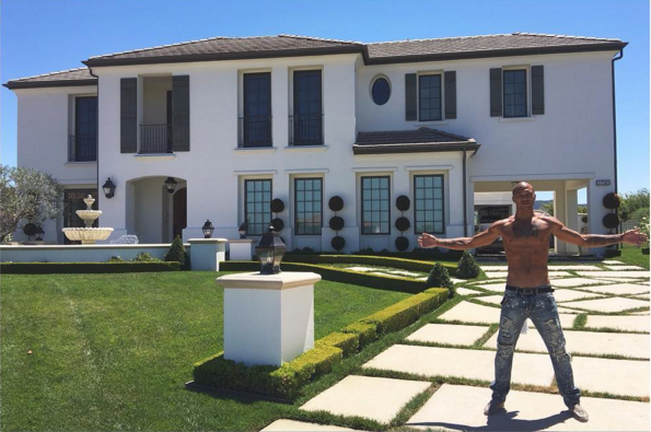 We don't need anyone to tell us this is his house.