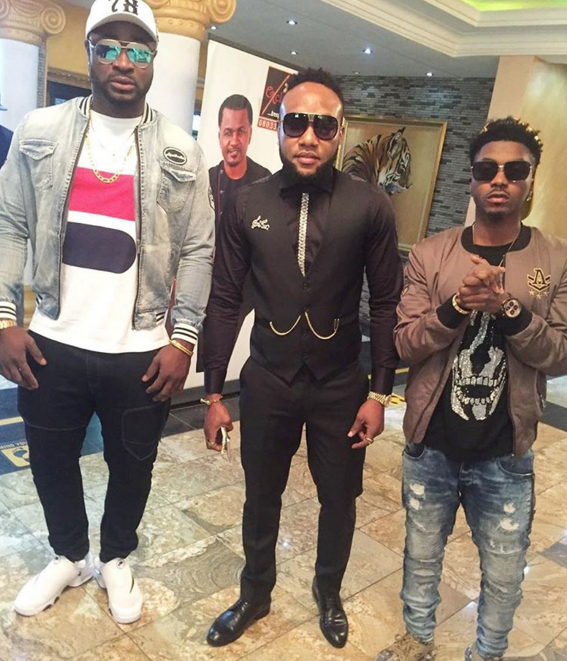 Even Skiibii seem to enjoy a lot of their company.